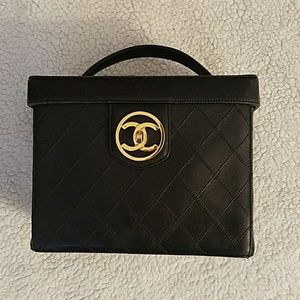 AUTH ENTIC CHANEL Bag